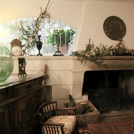 Hotel De La Madone