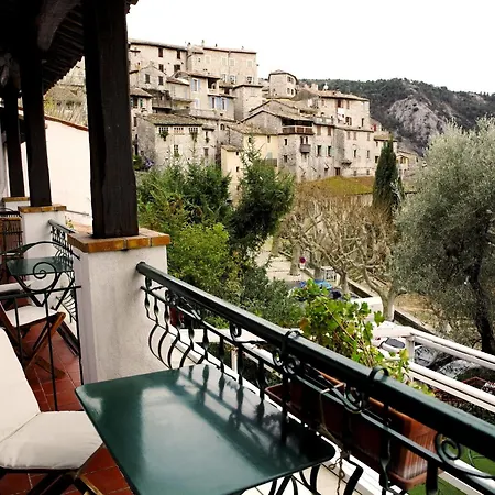 Hotel De La Madone
